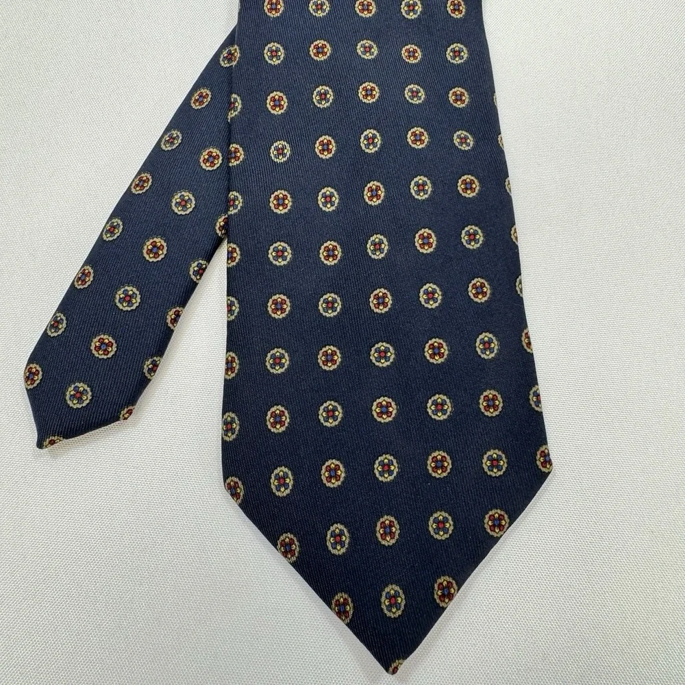 Ermenegildo Zegna 100% Silk Tie Medallion Floral Rosette Navy Blue Made in Italy
